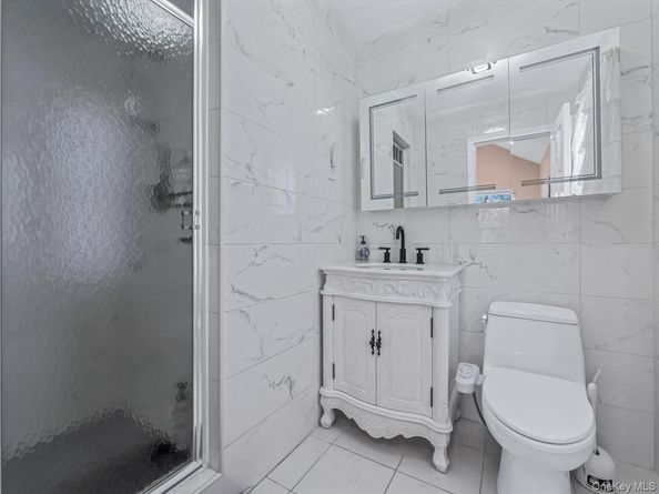 16 Wooleys Lane, Great Neck NY 11023