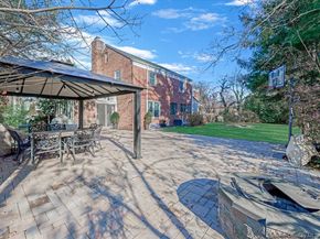 16 Wooleys Lane, Great Neck NY 11023