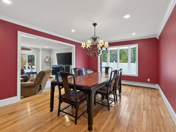 110 Florida Avenue, Commack NY 11725