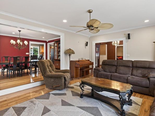 110 Florida Avenue, Commack NY 11725