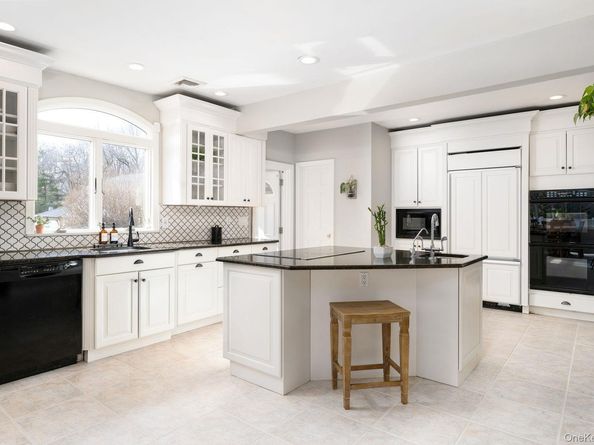 88 Astor Avenue, Saint James NY 11780