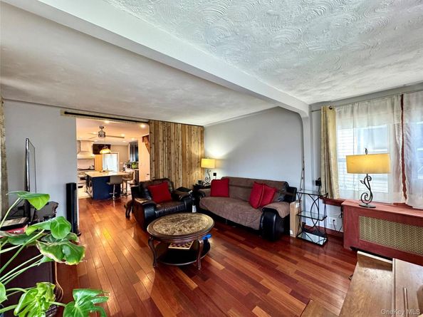 88-30 215th Place, Queens Village NY 11427