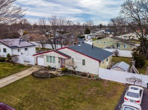 35 W 13th Street, Deer Park NY 11729