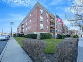 60 Hempstead Avenue 1O, Lynbrook NY 11563