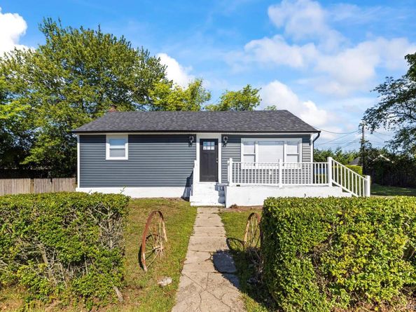 1 Atna Drive, Amityville NY 11701