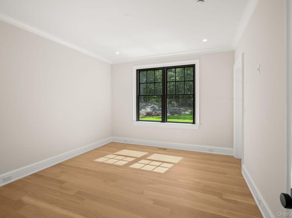 64 Saw Mill Road, Cold Spring Harbor NY 11724