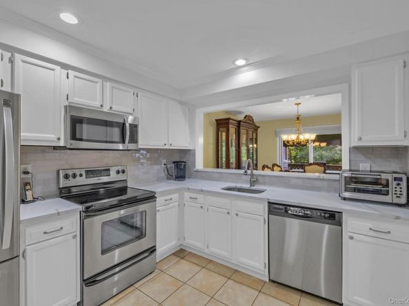 172 Ridgeview Lane, Yorktown Heights NY 10598
