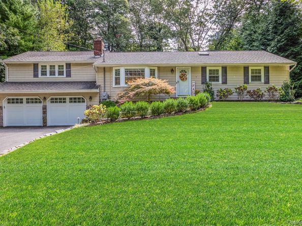 31 Mill Dam Road, Smithtown NY 11787