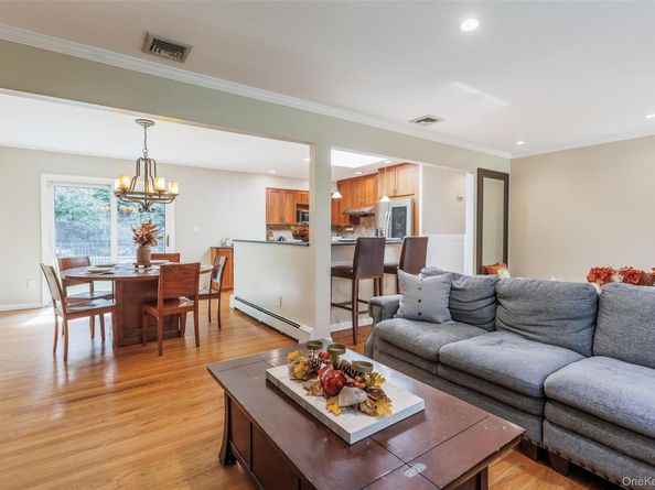 31 Mill Dam Road, Smithtown NY 11787