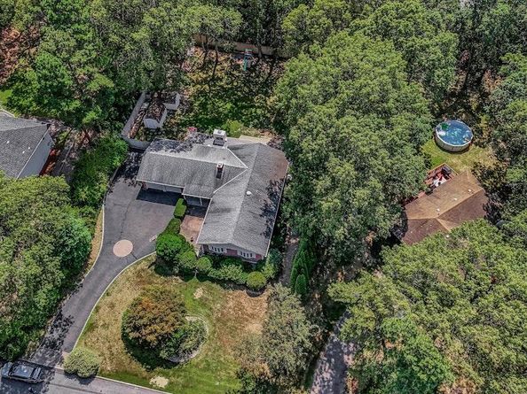 61 Seward Drive, Dix Hills NY 11746