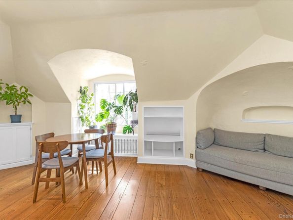 38-30 Douglaston Parkway H4, Douglaston NY 11363