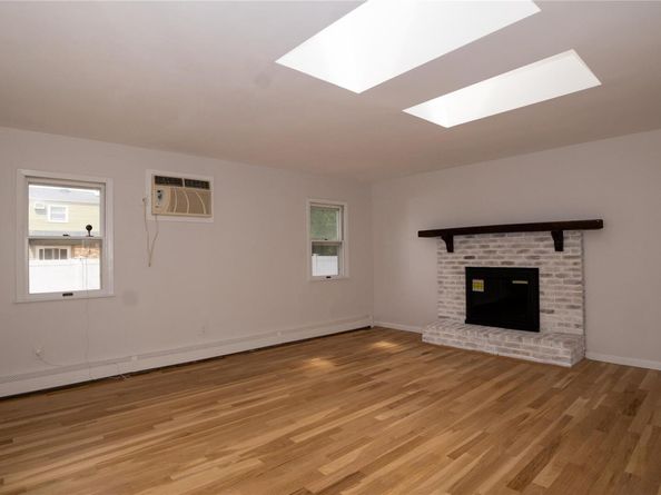 362 Violet Street, Massapequa Park NY 11762