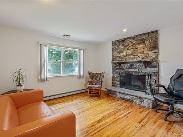 3 Massey Court, Huntington NY 11743