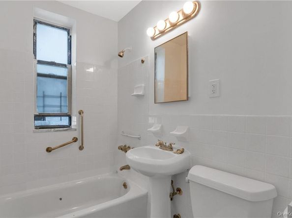2400 Davidson Avenue B7, Bronx NY 10468