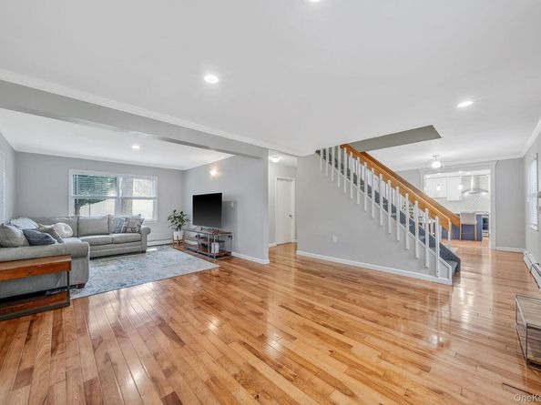 56 Cliff Lane, Levittown NY 11756