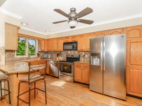 8 Sunset Lane E, Miller Place NY 11764