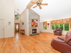8 Sunset Lane E, Miller Place NY 11764
