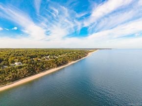 8 Sunset Lane E, Miller Place NY 11764