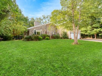 8 Sunset Lane E