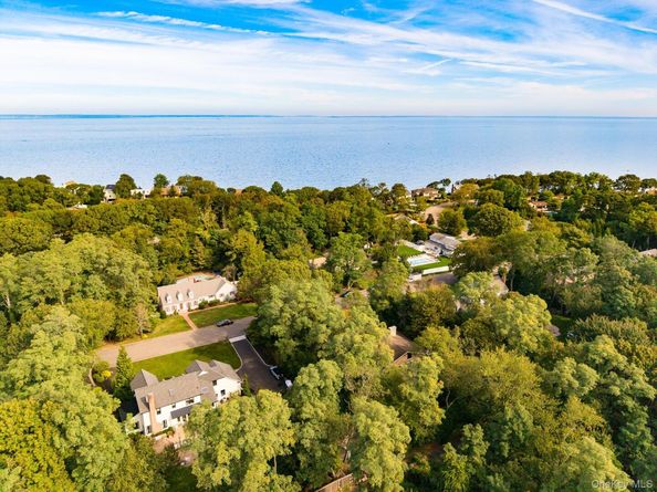 8 Sunset Lane E, Miller Place NY 11764