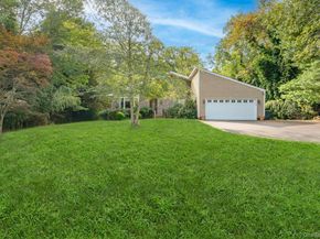 8 Sunset Lane E, Miller Place NY 11764
