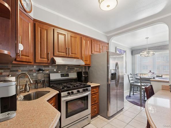 2233 47th Street, Astoria NY 11105