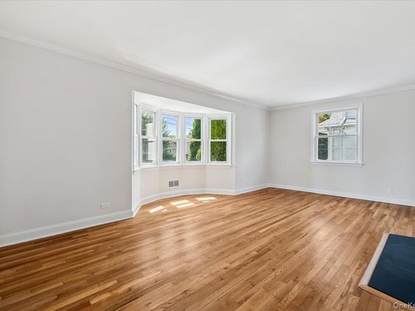 13 Cauldwell Street, Eastchester NY 10709