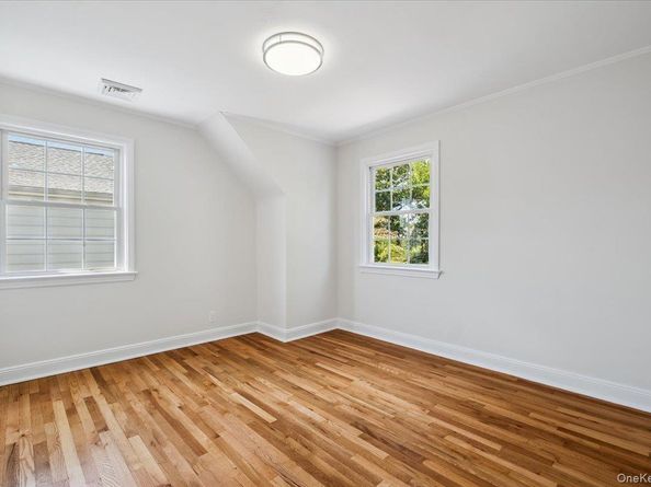 13 Cauldwell Street, Eastchester NY 10709