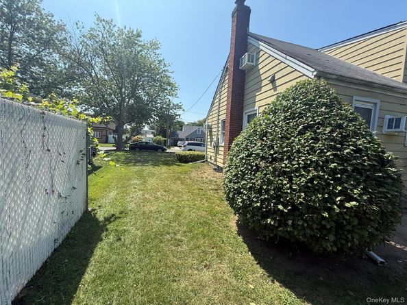 935 Winthrop Drive, East Meadow NY 11554