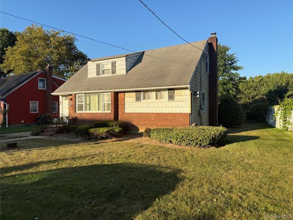 935 Winthrop Drive, East Meadow NY 11554