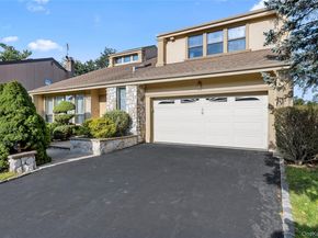 59 Crest Hollow Lane, Albertson NY 11507