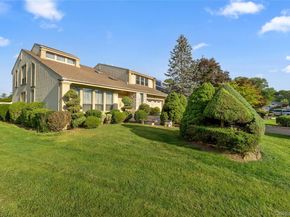 59 Crest Hollow Lane, Albertson NY 11507