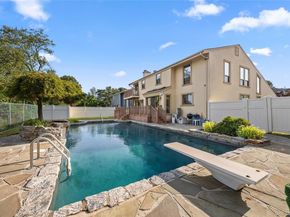 59 Crest Hollow Lane, Albertson NY 11507