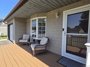 89 Live Oak Drive, Holbrook NY 11741