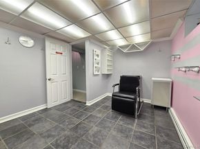 89 Live Oak Drive, Holbrook NY 11741