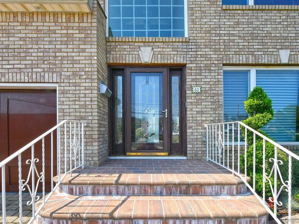 83 Fairwater Avenue, Massapequa NY 11758