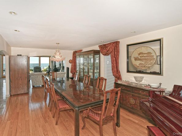 83 Fairwater Avenue, Massapequa NY 11758