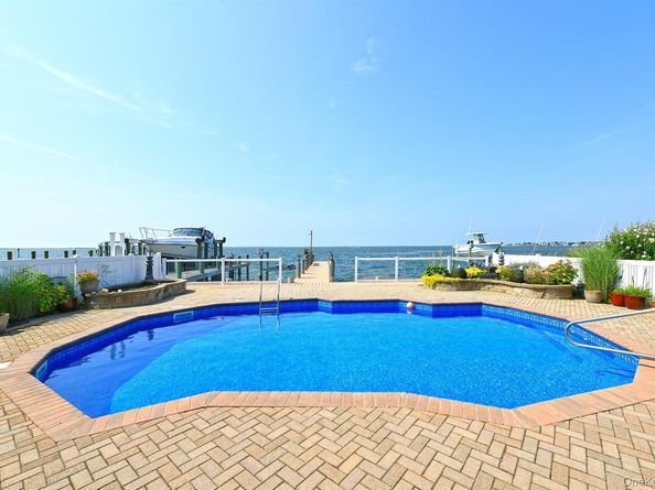 83 Fairwater Avenue, Massapequa NY 11758