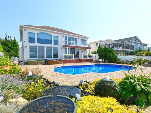 83 Fairwater Avenue, Massapequa NY 11758