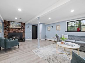 8 Barbara Lane, Jericho NY 11753