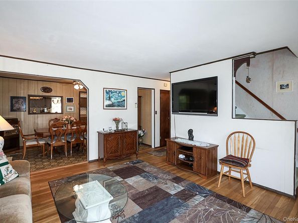 280 Sherbrooke Road, Lindenhurst NY 11757