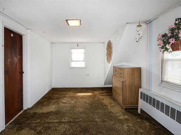 280 Sherbrooke Road, Lindenhurst NY 11757