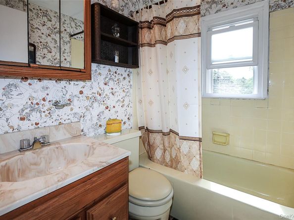 280 Sherbrooke Road, Lindenhurst NY 11757
