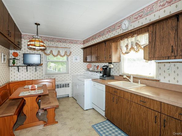280 Sherbrooke Road, Lindenhurst NY 11757