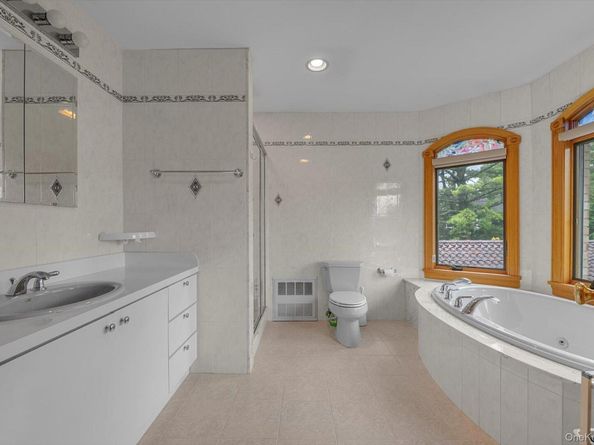 252-25 Leith Road, Little Neck NY 11362