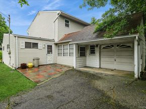 2 Dogwood Lane, Levittown NY 11756
