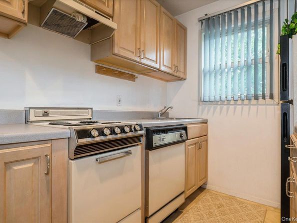 2 Dogwood Lane, Levittown NY 11756