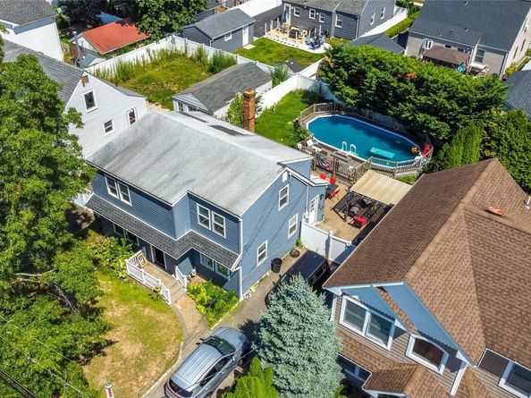 2347 Pine Street, Seaford NY 11783