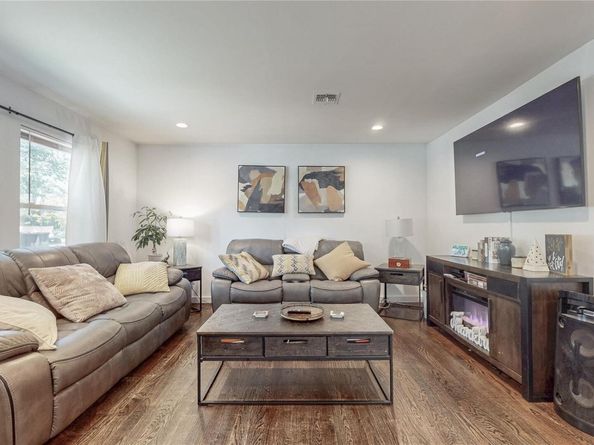 2347 Pine Street, Seaford NY 11783
