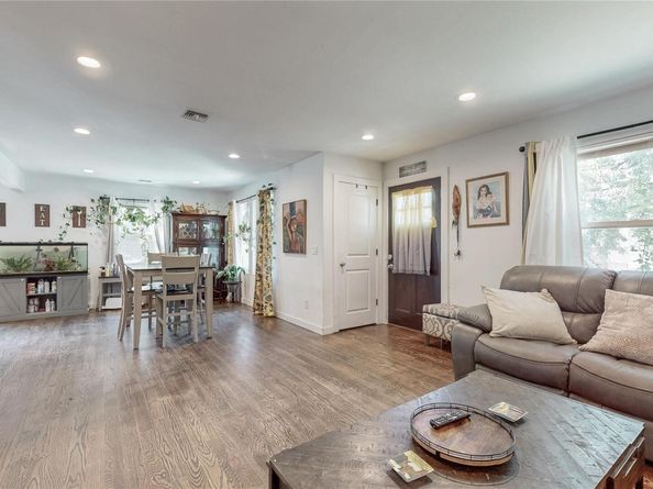 2347 Pine Street, Seaford NY 11783